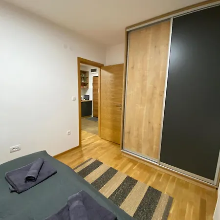 아파트 Obucina Kapije 자호리나