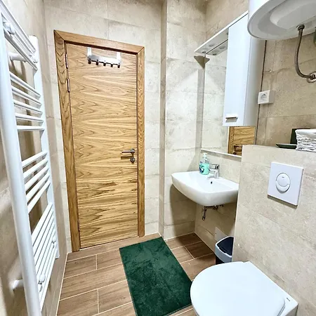 아파트 Obucina Kapije